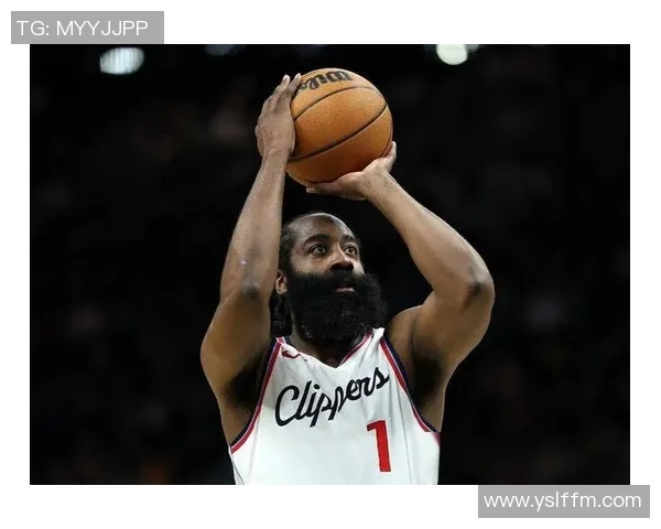 哈登对足球明星的关注引发热议他是否会转战绿茵场成为新传奇 哈登对足球明星的关注引发热议他是否会转战绿茵场成为新传奇