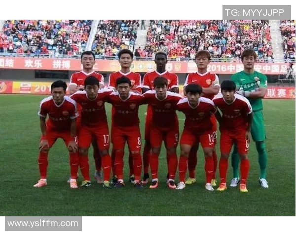 重庆足球队在全运会积分榜上以58分稳居第一名展现强劲实力 重庆足球队在全运会积分榜上以58分稳居第一名展现强劲实力